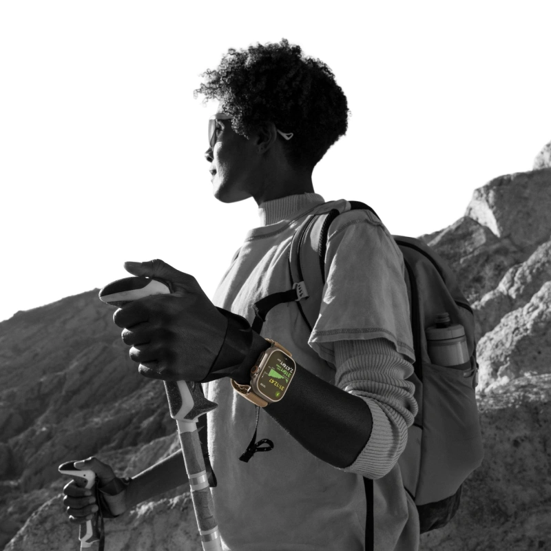 Умные часы Apple Watch Ultra 4 (2026) GPS+Cellular 49мм, Чёрный титановый корпус, ремешок "Бургунди спортивная петля" размер M/L 145-220 мм (MJC44). Фото 5