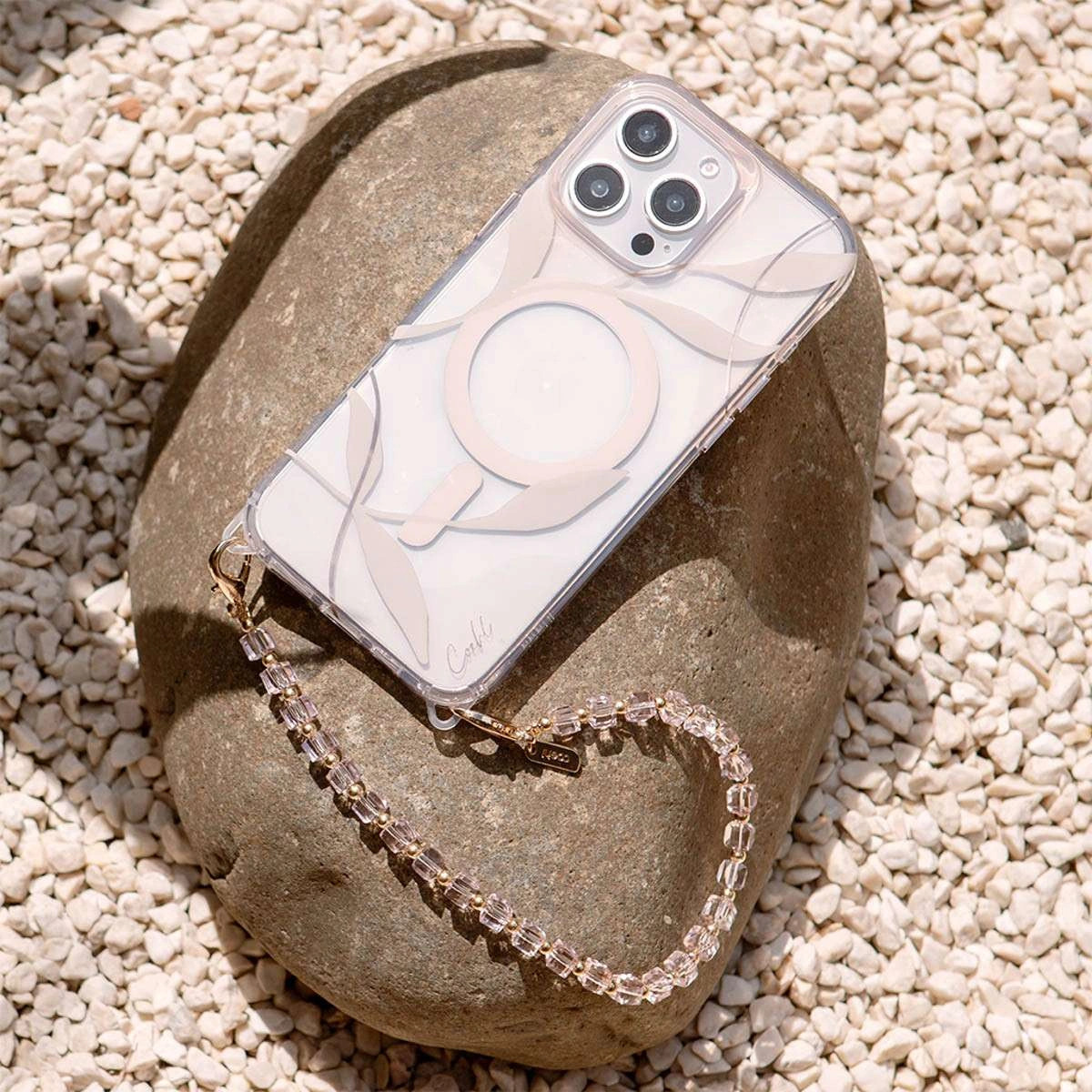 Накладка Uniq для iPhone 16 Pro COEHL (MagSafe), Verdure Spring Blossom (IP6.3P(2024)-VERMSBLS). Фото 4