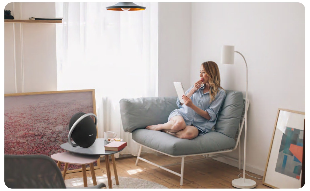 Harman-Kardon-Onyx-Studio-8-04